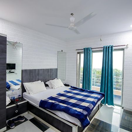 Shindola Residency Bed & Breakfast มหาบาเลชวาร์ ภายนอก รูปภาพ