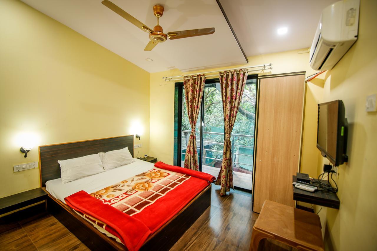 Shindola Residency Bed & Breakfast มหาบาเลชวาร์ ภายนอก รูปภาพ