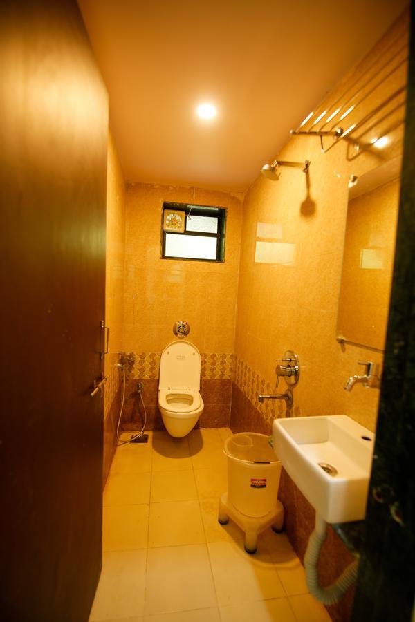 Shindola Residency Bed & Breakfast มหาบาเลชวาร์ ภายนอก รูปภาพ