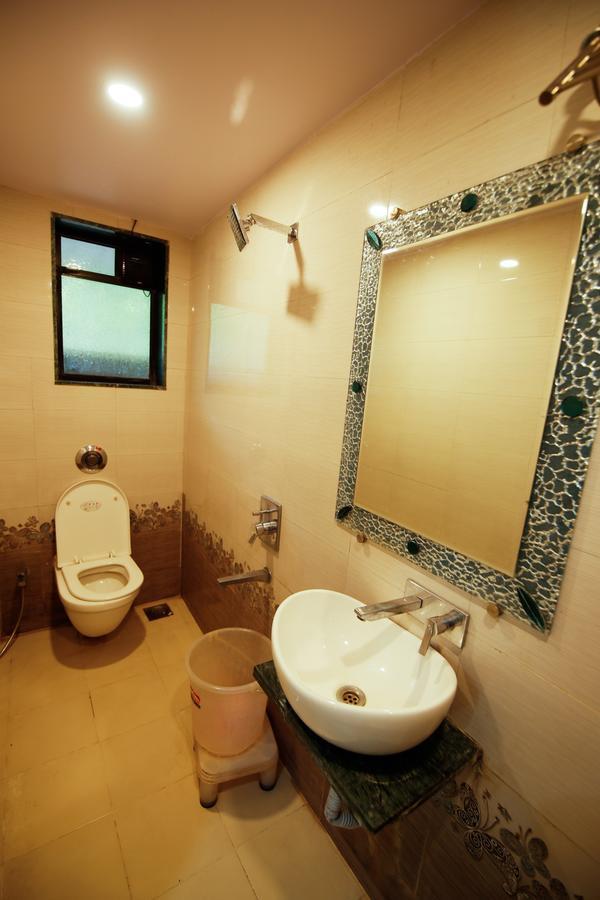 Shindola Residency Bed & Breakfast มหาบาเลชวาร์ ภายนอก รูปภาพ
