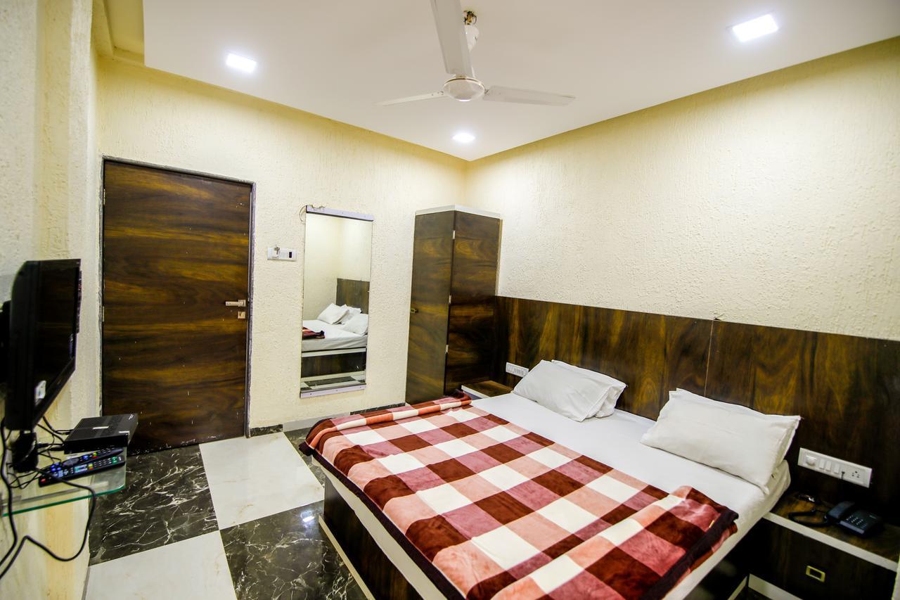 Shindola Residency Bed & Breakfast มหาบาเลชวาร์ ภายนอก รูปภาพ